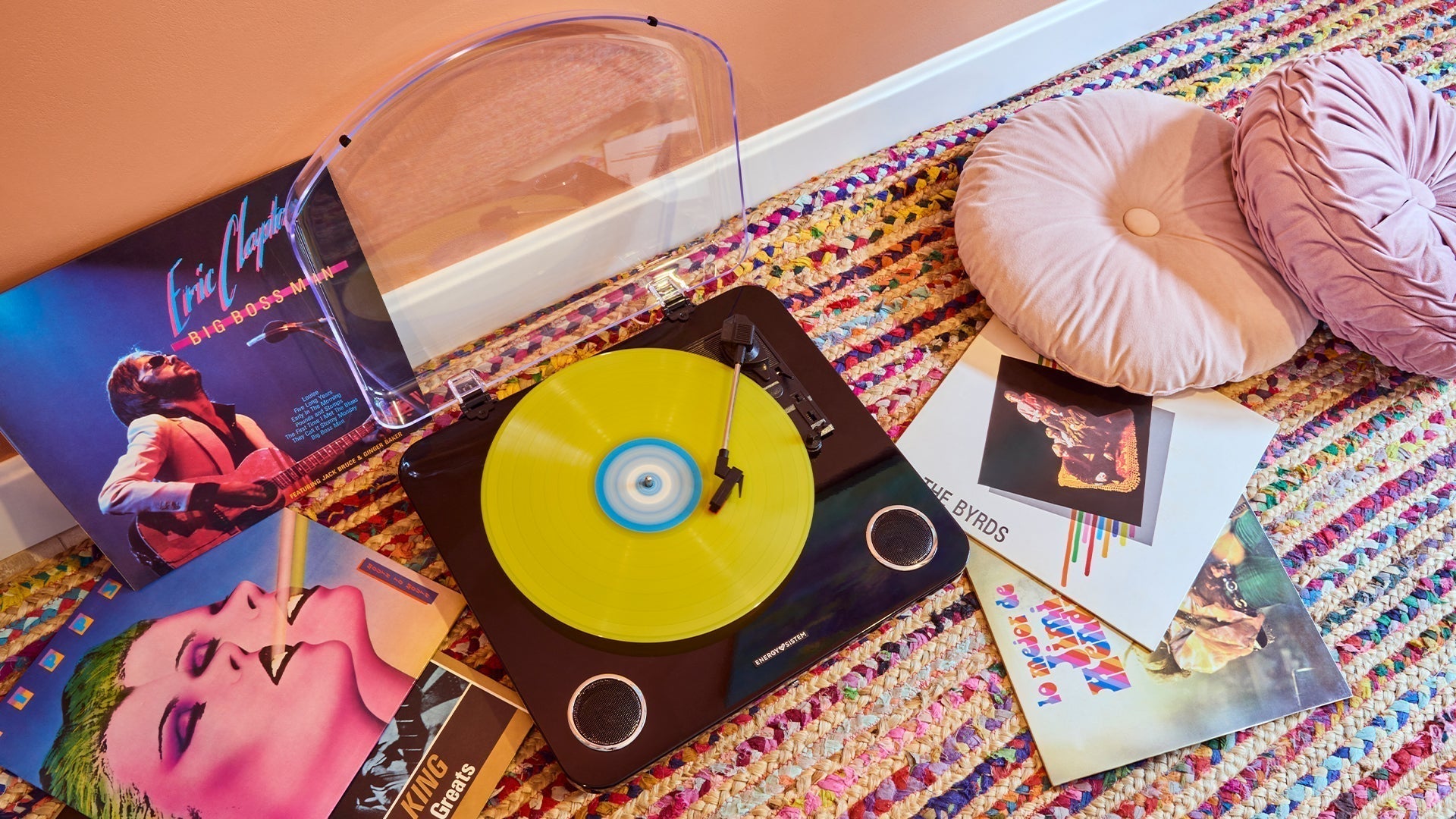 Vuelve el vinilo: por qué escuchar música en tocadiscos vuelve a estar de moda