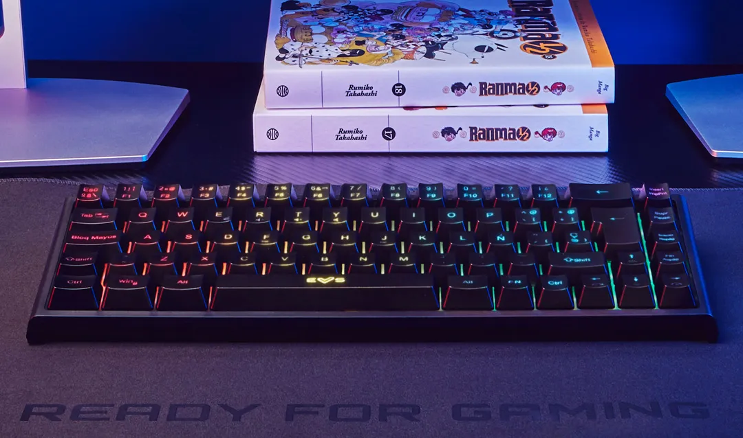 Compact wireless gaming keyboard