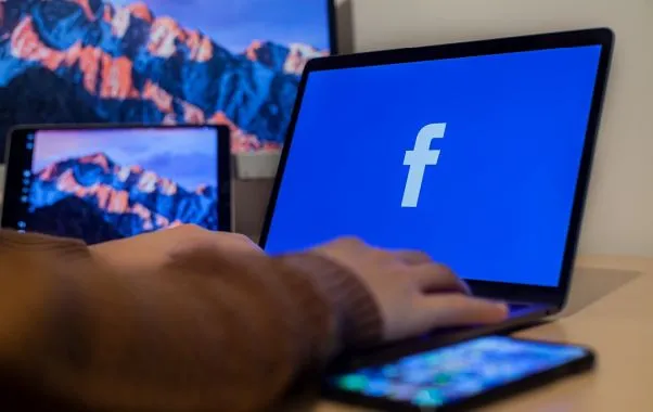 Pourquoi sont-ils si nombreux à recommander la version Facebook Lite